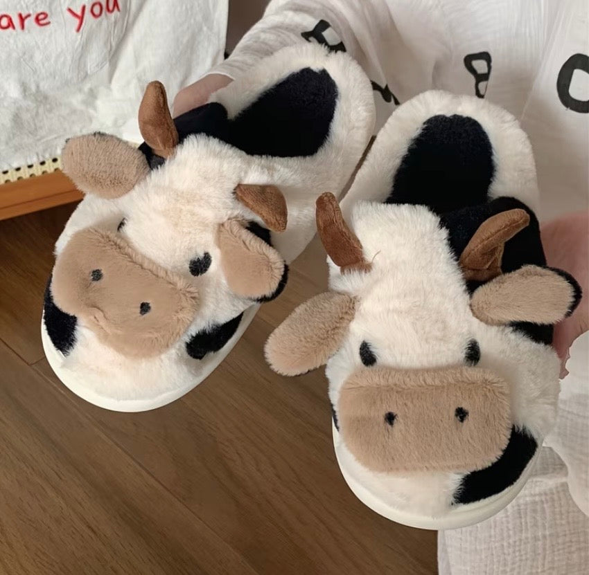 Kxh Official Store cow slipper featuring soft fabric and detailed cow face design for cozy indoor wear.