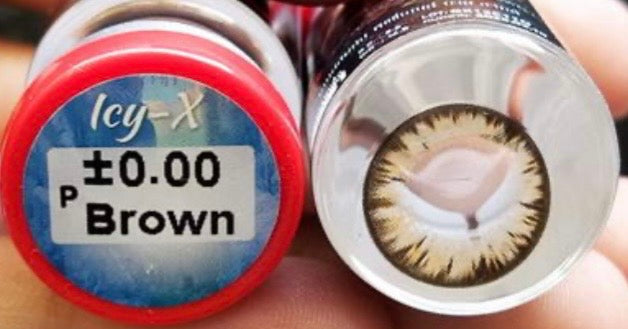 Close-up of clear contact lenses in a lens case, showcasing the Kxh Official Store brand and detailed lens design.